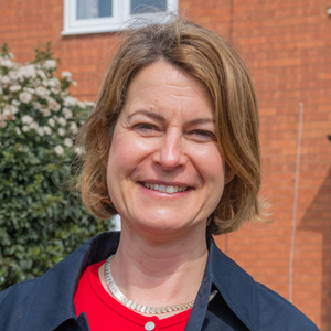 HelenHayescampaignheadshot300px | Schools Week Helen Hayes