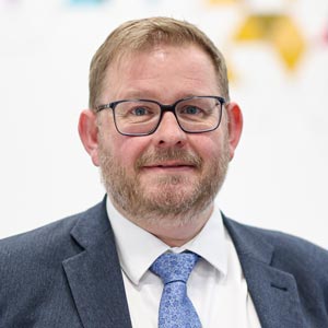 DanThomasinset300px | Schools Week Dan Thomas