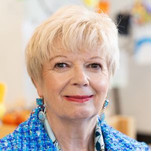 SueRobbmovers300px | Schools Week