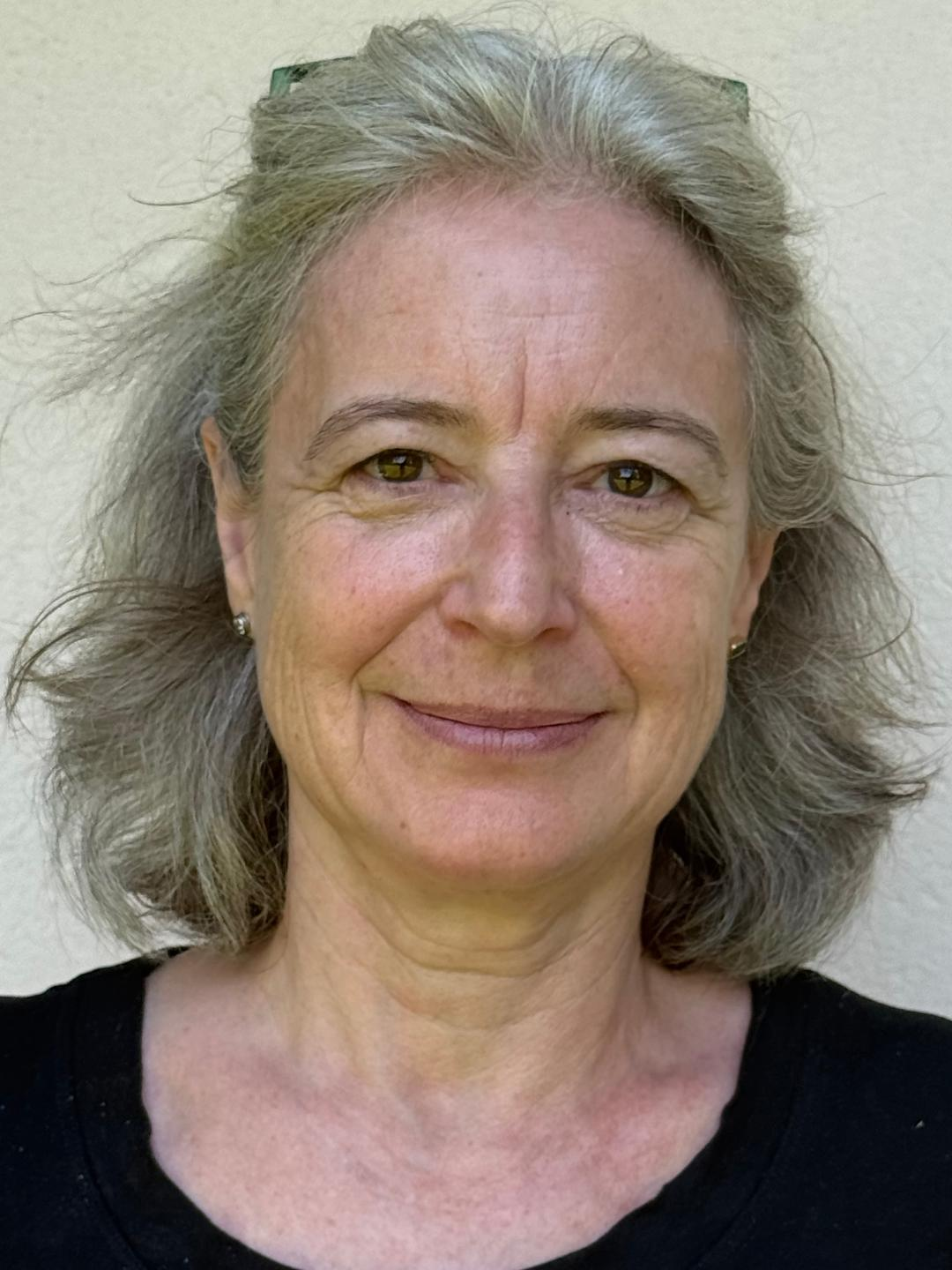 Headshot of Freya Guinness